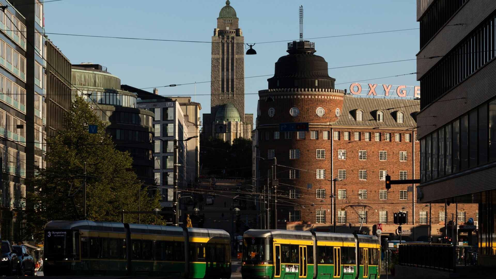 Ratikat seisoivat keskellä Helsinkiä – tässä syy