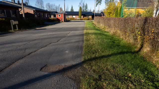Iso rahallinen uhka tehosi Kouvolassa – valokuituyhtiö pani vauhtia jälkien siivoukseen kaivuutöiden jäljiltä
