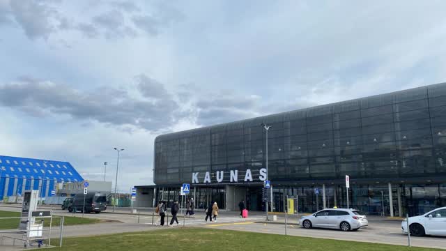 Uhka taivaalla – Liettua kehotti ihmisiä hakeutumaan suojiin