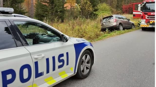 Poliisi löysi auton ojasta ja huomasi vakavan ilmiön – monella sama huoli