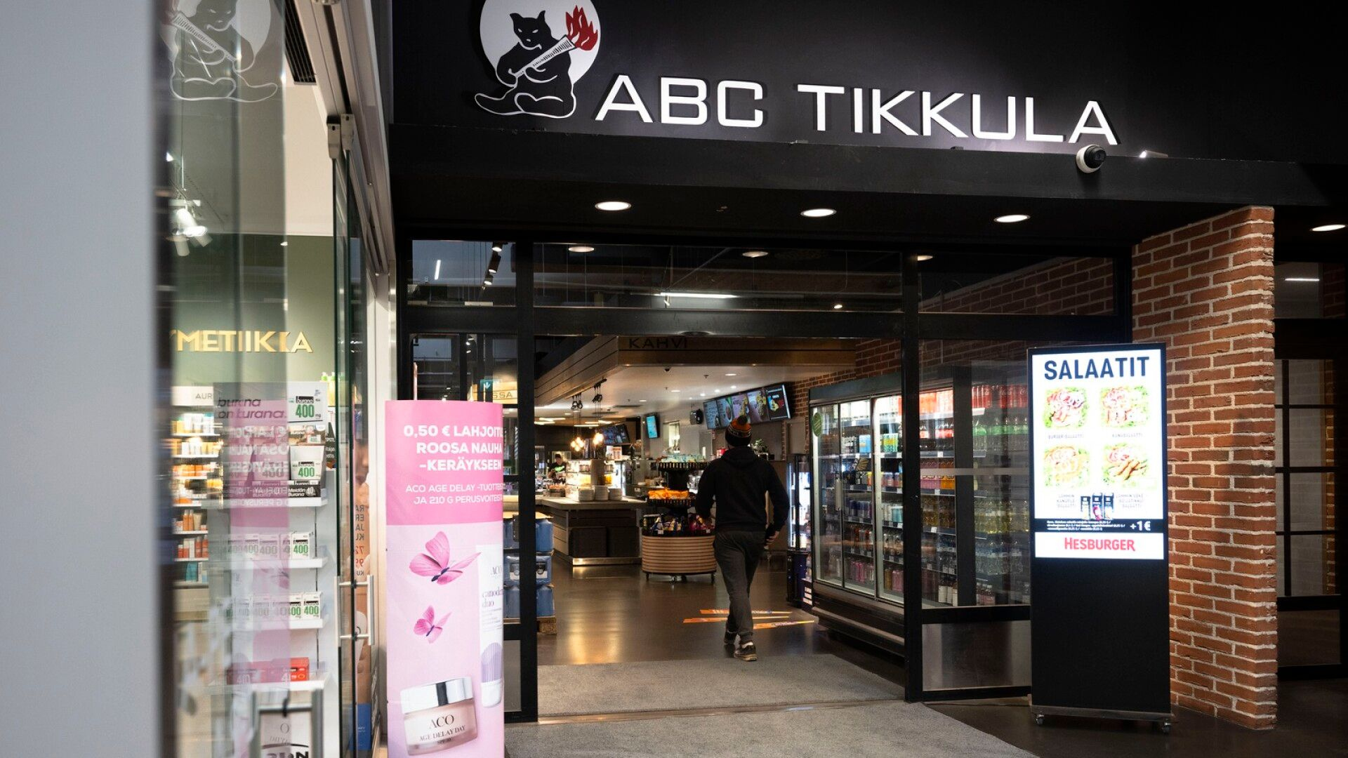 Nuoret ajavat mopoilla sisään ABC:lle Porissa – ”Näin pahaa tilannetta ei ole aiemmin ollut”