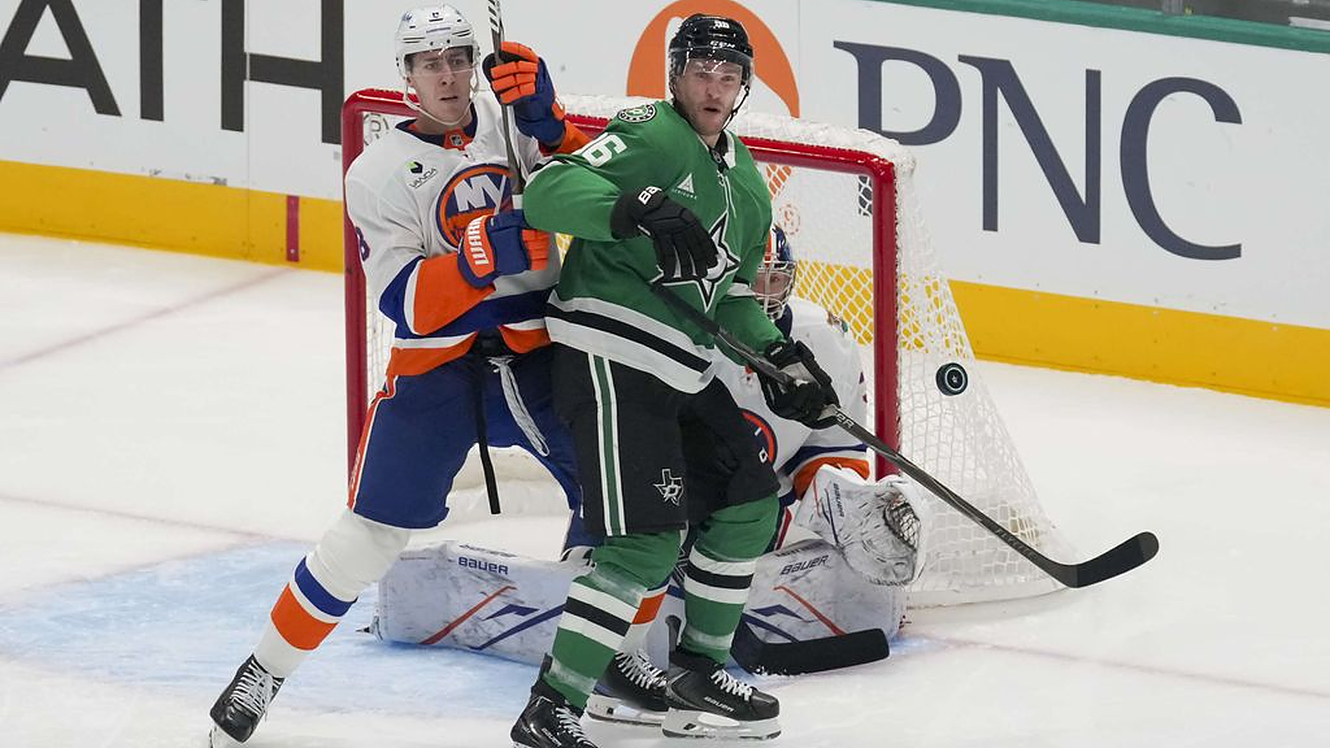 NHL:ssä tunteikas ilta – Päävalmentajalta kovaa puhetta Mikko Rantasesta