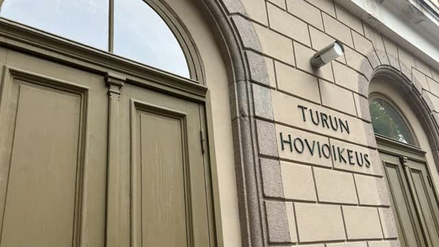 Sarjakaunistujalle tyly stoppi: Joutuu vankilaan