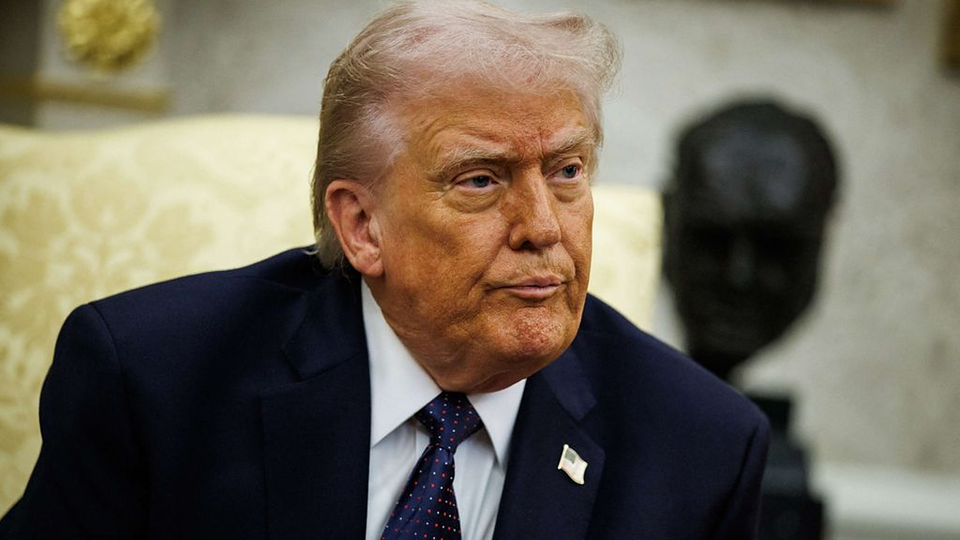 Trumpia syytetään raiskauksesta – Valkoinen talo: Vaalipeliä