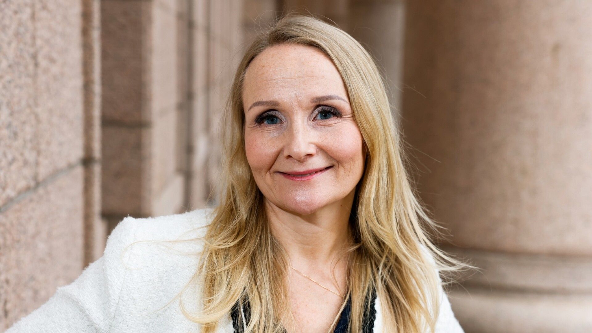 Perussuomalaisten Kaisa Garedewilla on viisi tummaihoista lasta – kertoo nyt, miksi vastustaa maahanmuuttoa