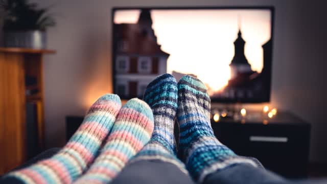 Huonosti tunnettu oireyhtymä on suomalaisilla yleinen – voi tulla esiin televisiota katsoessa