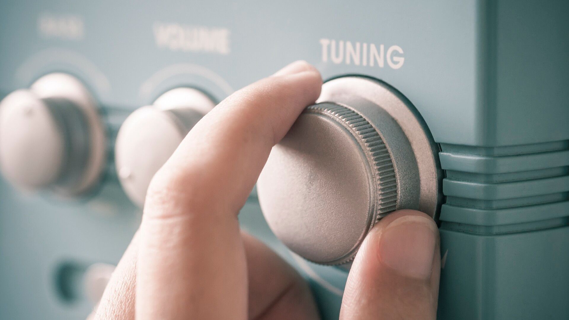Radioista kuuluu pian outo ääni