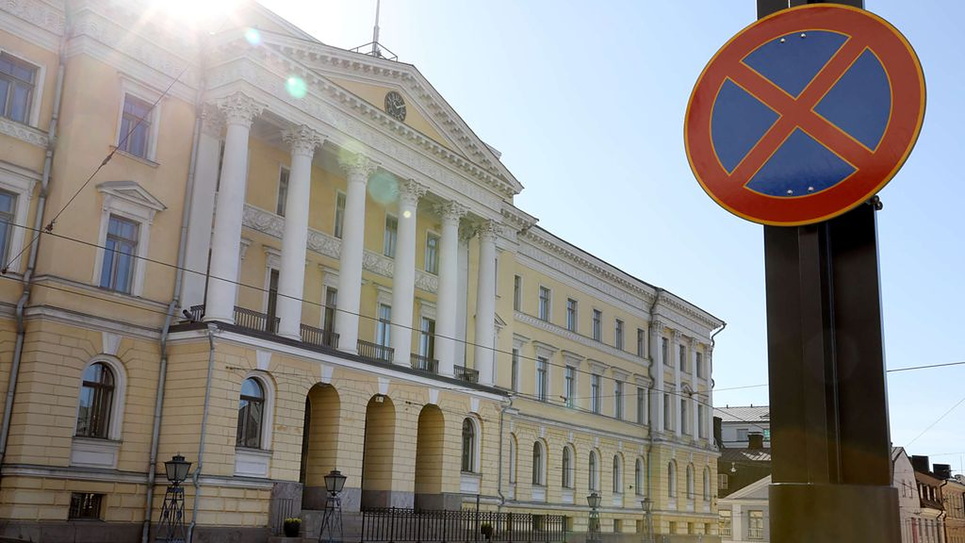 Lapsilisät ja takuueläke pois? Tällainen on VM:n lähes 1000 sivun sopeutuspaketti