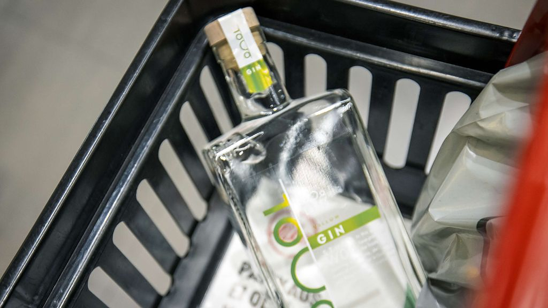 Tilasitko alkoholia netistä? Verottajalta voi tulla ikävä yllätys