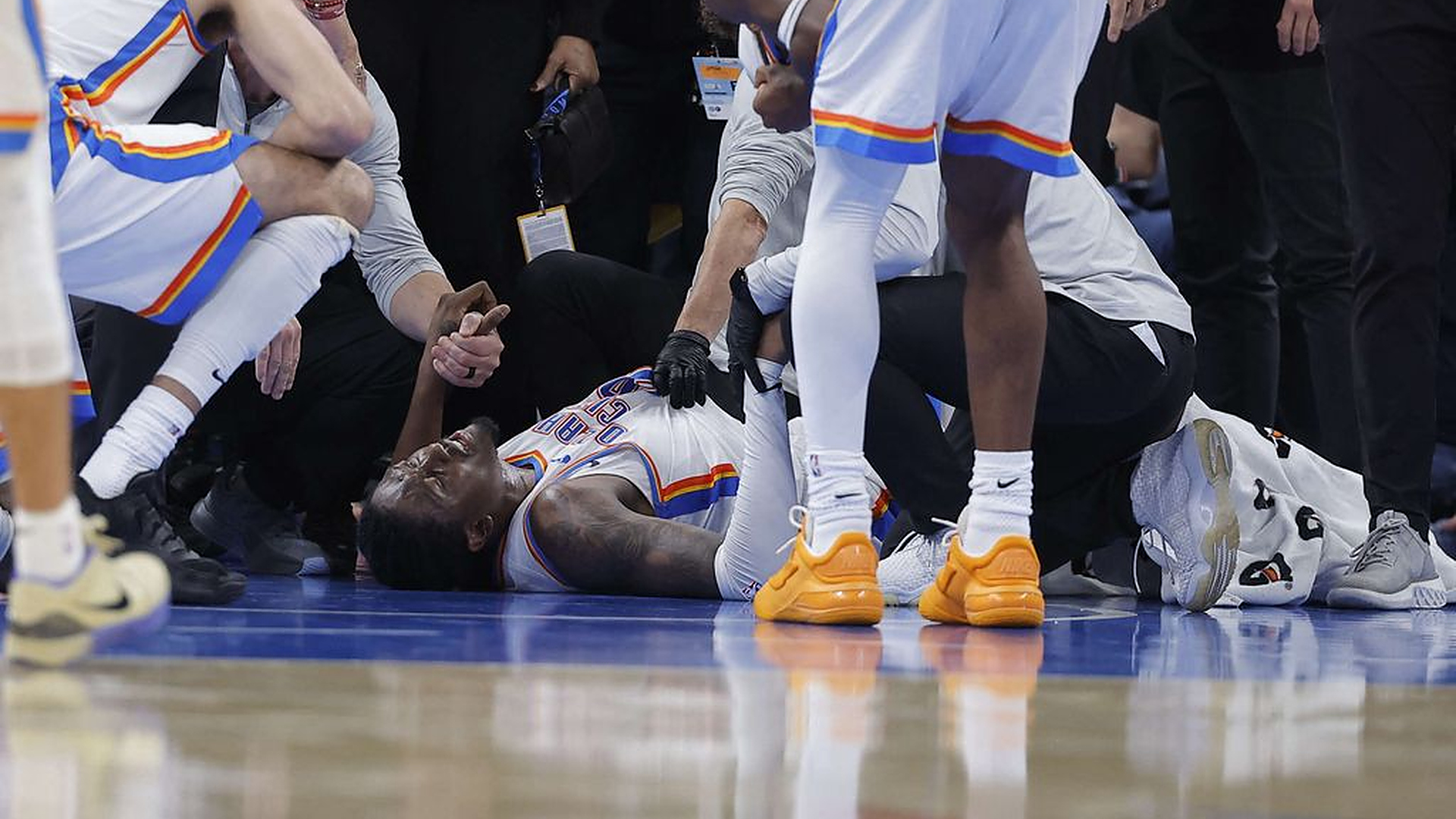 Kammottava loukkaantuminen: NBA-tähden jalka roikkui luonnottomassa asennossa