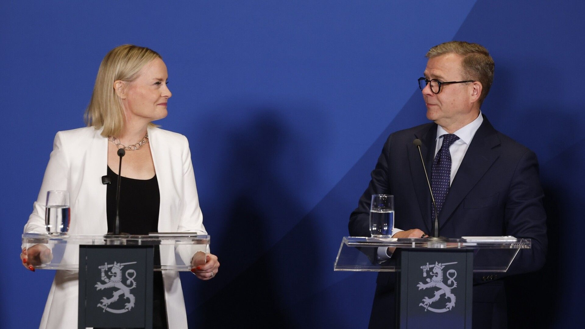 Vertaa itse – tällaisia ovat kokoomuksen ja perussuomalaisten miljardilistat