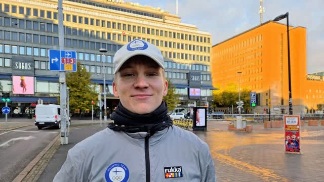 Marko vietti päivän Helsingin keskustassa kyltti kädessään – Näin kävi suuren tavoitteen