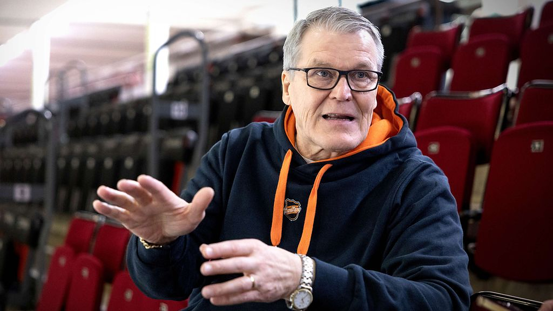 Kai Suikkanen marssi koppiin ja lausui legendaariset sanat – Tämän hän kiistää: ”Ei saa mennä!”