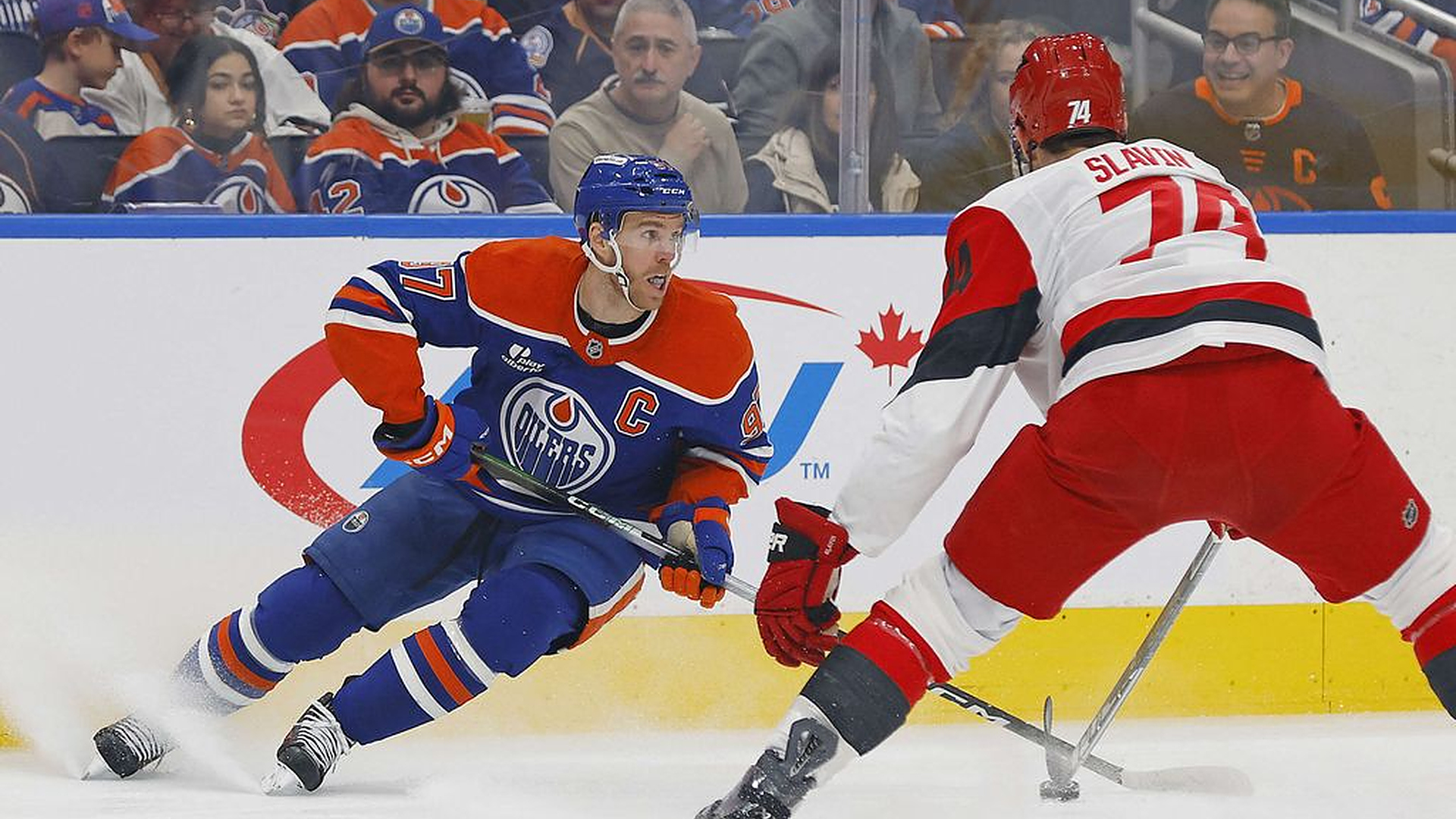 Käsittämätön näytös NHL:ssä: Connor McDavid takoi hirmutehot
