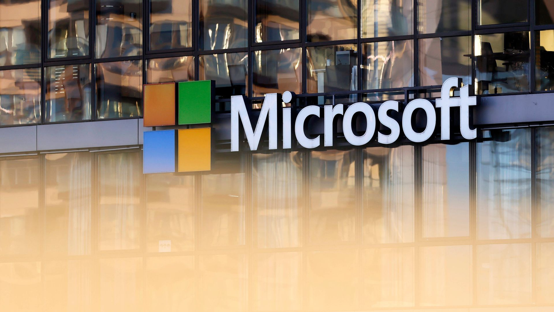 Microsoft tarjoaa vapaaehtoisia irtisanoutumispaketteja noin 60 000 työntekijälle