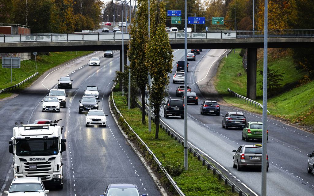 Hurja korotus uhkaa: Tavallisen perheauton ajoneuvovero voi nousta jopa 150 prosenttia