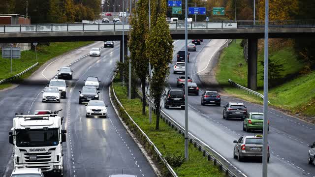 Tavallisen perheauton ajoneuvovero saatetaan nostaa yli kaksinkertaiseksi