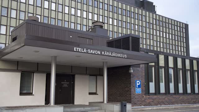 Mies oli kylässä kaverillaan – Sitten alkoi tapahtua karmeita