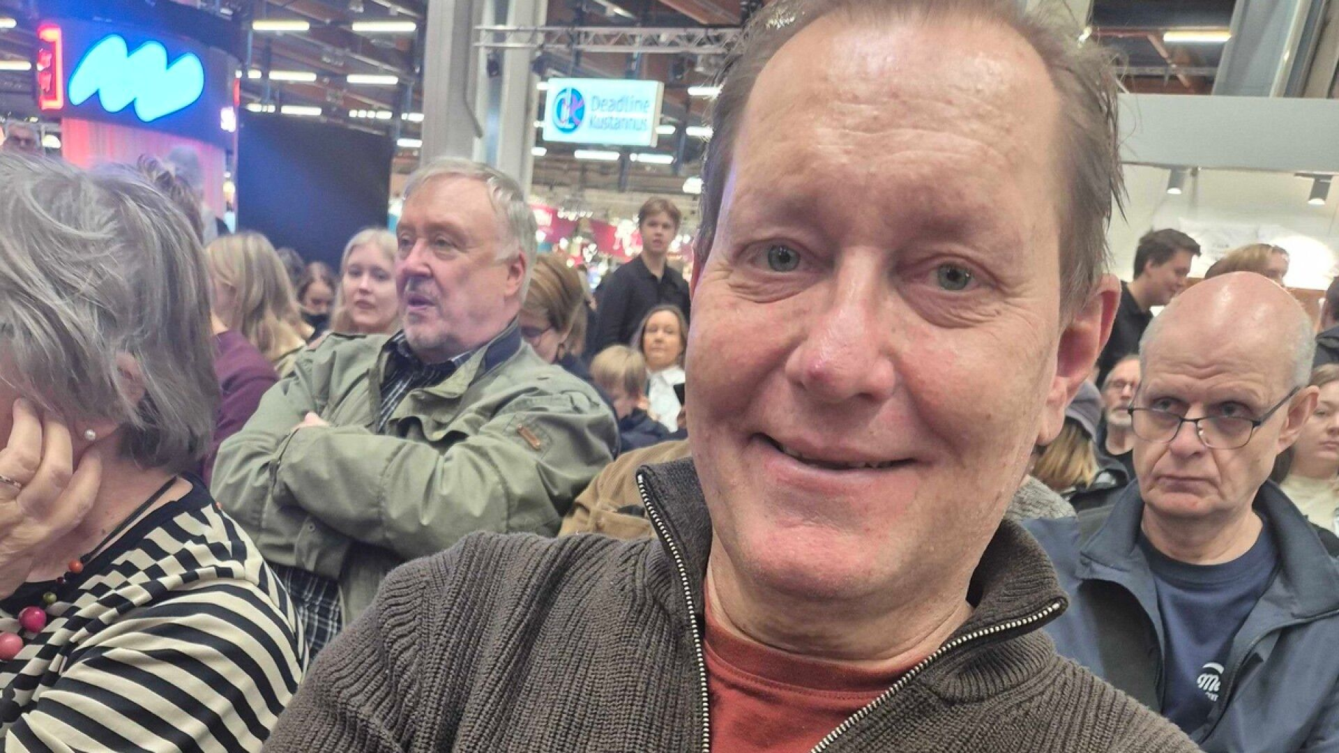 Ex-uutisankkuri Petteri Ahomaa pelmahti julkisuuteen – tältä hän näyttää nyt