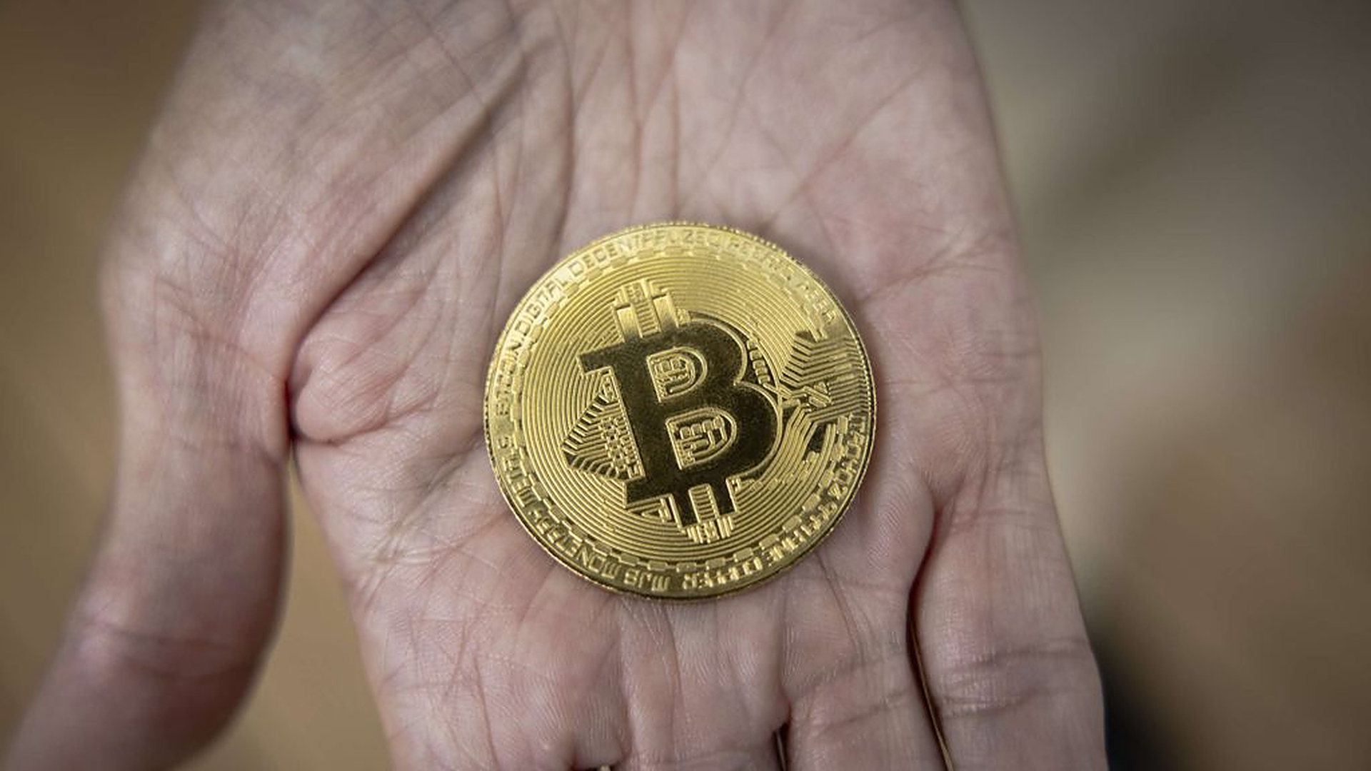 Nainen muunsi 158 000 euroa bitcoineiksi – Tuomio