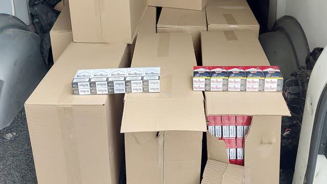Tulli ja poliisi paljastivat miljoonien savukkeiden salakuljetuksen – toiminta muistuttaa jo huumekauppaa