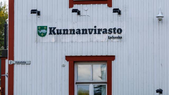 Sotkuisesta kuntapolitiikasta tunnetun Luhangan johtohenkilö eroaa – kertoo sokeutuvansa