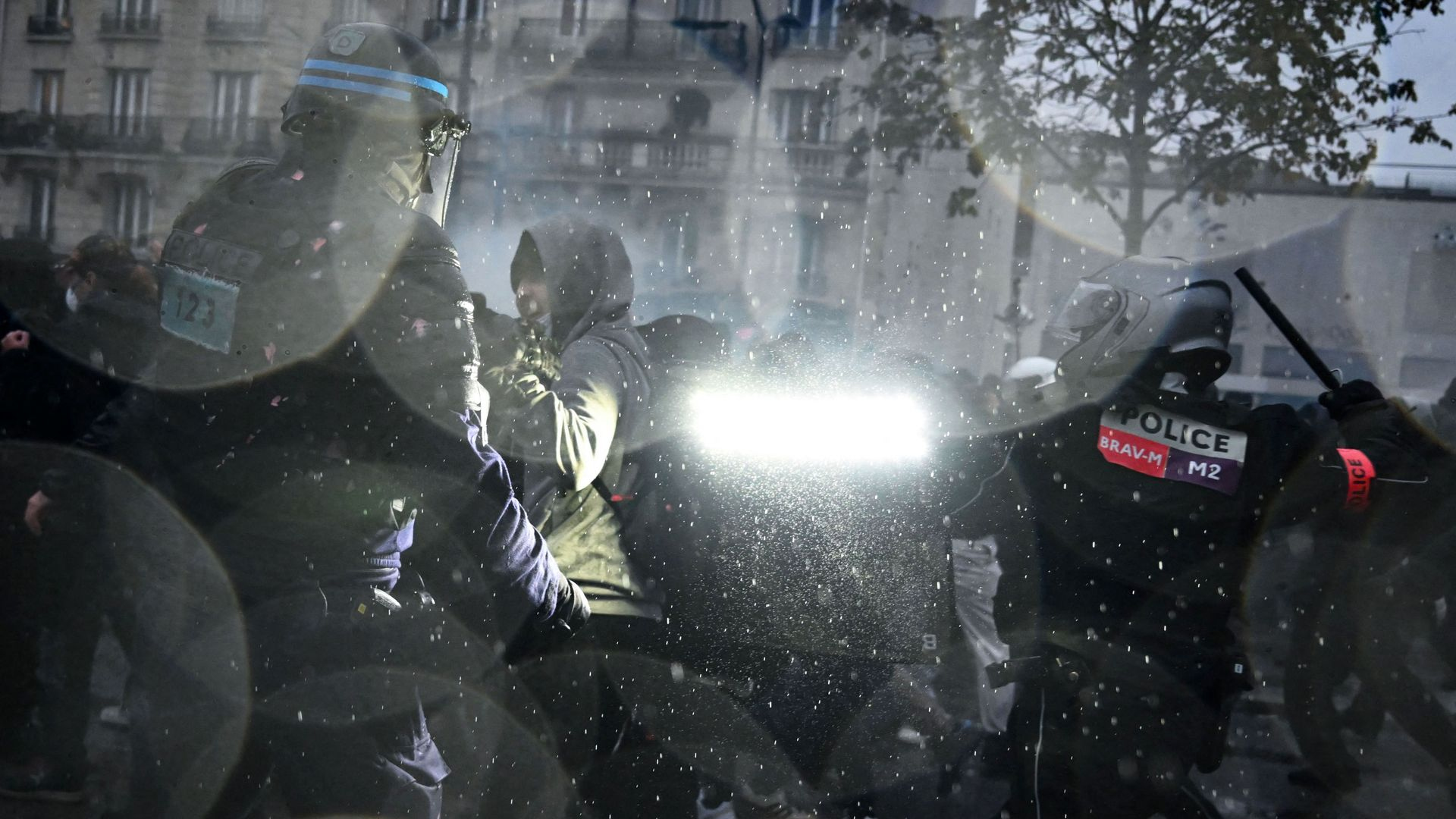 Ranskan protesteissa pidätetty viikonloppuna yli 1 300