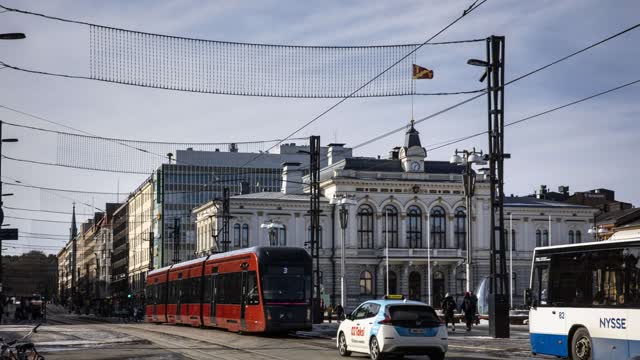 Tunnettua sarjavalittajaa epäillään rikoksesta