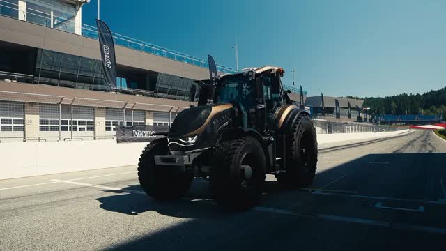 Suomalainen maatalouskone vetäisi hurjan ajan F1-radalla
