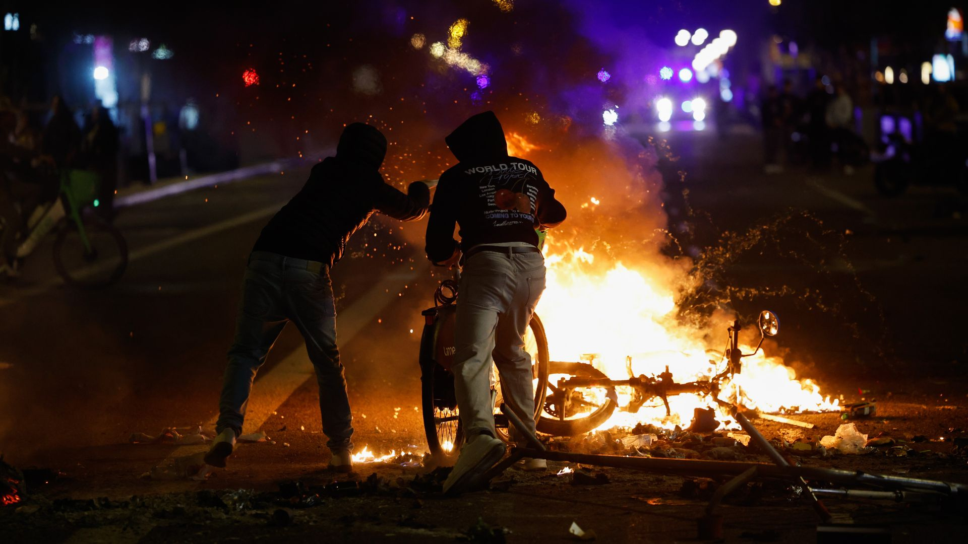 Barcelonassa poliisi pidätti yön aikana lähes 130